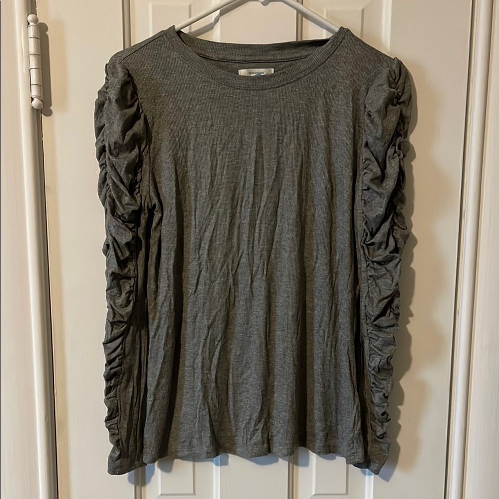 Maurice’s Gray Ruched Sleeve Top